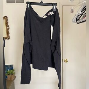 Levi's Black Long Sleeve Crewneck Top